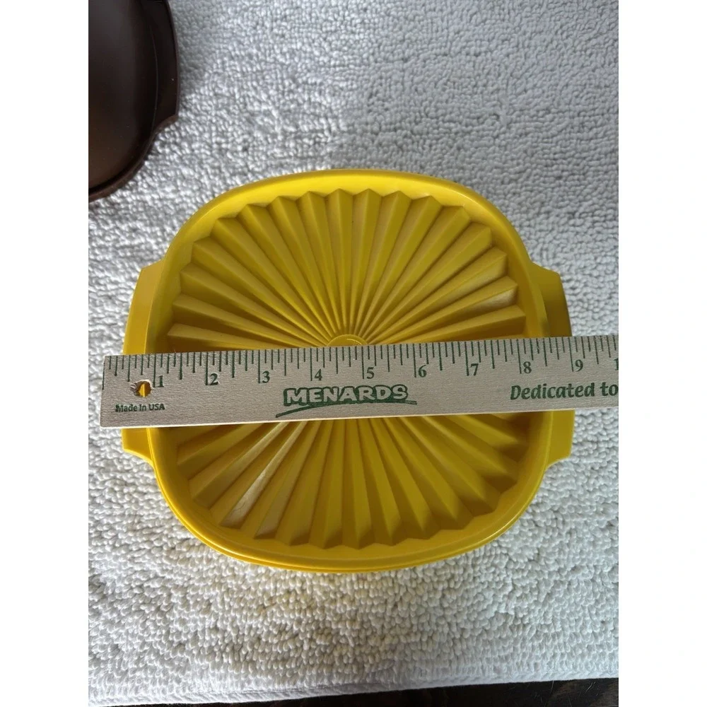 VTG Tupperware 836-6, 838-3, 840-2, 858-4 Storage 7 Piece Set